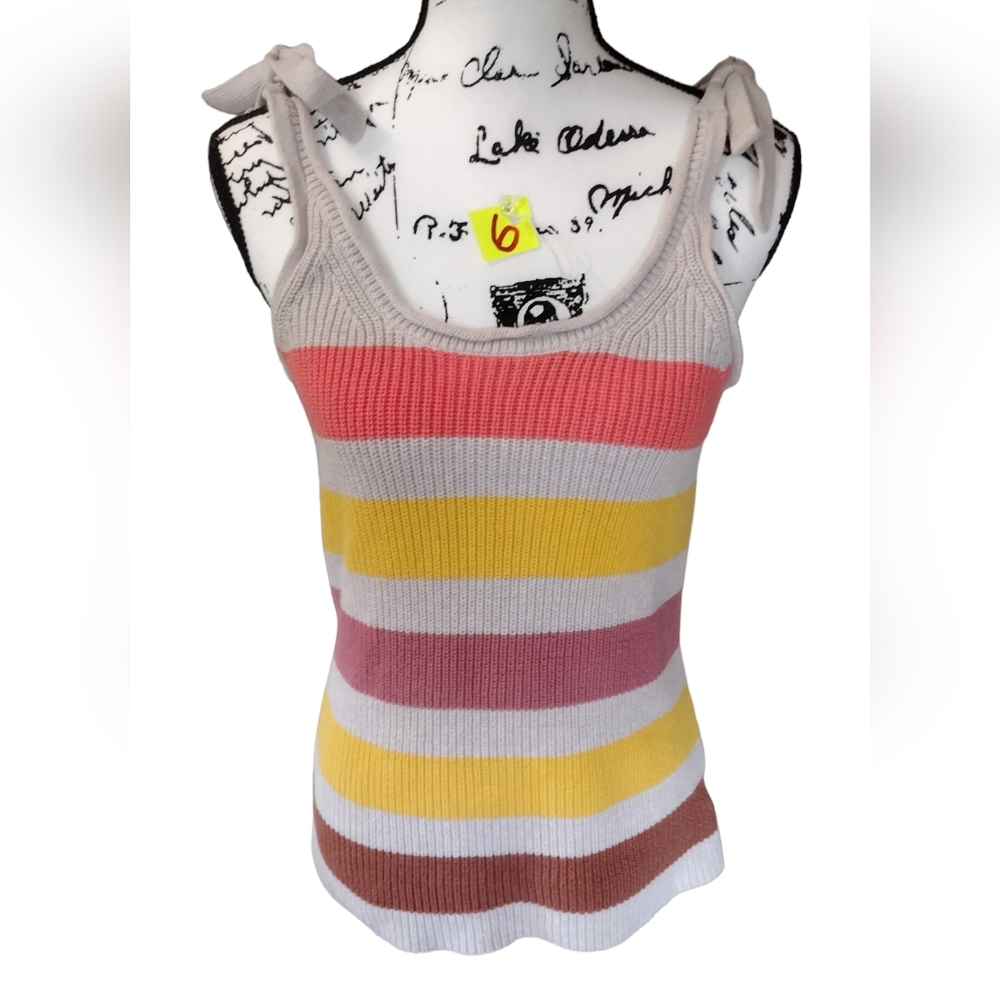 Gap sleeveless sweater